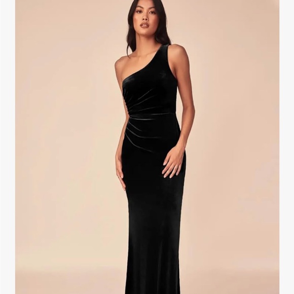 L Vow studio velvet Elegant Black One-Shoulder Dress - Picture 1 of 5
